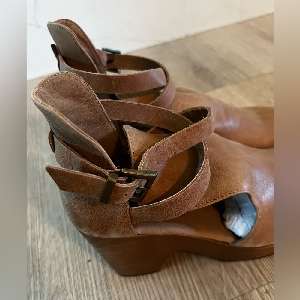 Free People Cedar Clogs - Picture 6 of 9
